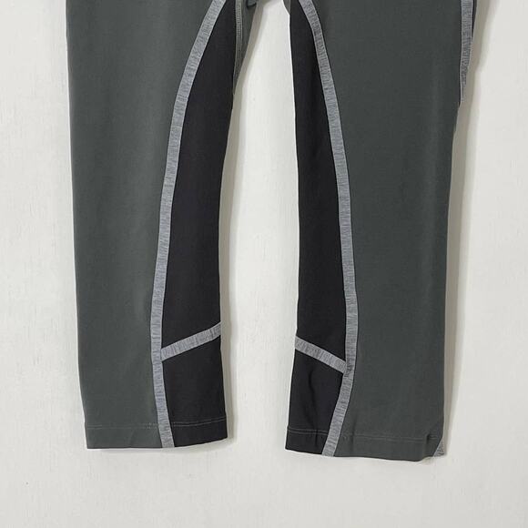 The North Face Gray Lined Athletic Cropped Capri Leggings Women's Size Small - Picture 4 of 10